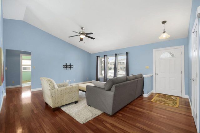 4066 W Whispering Ridge PASS, Franklin, WI 53132