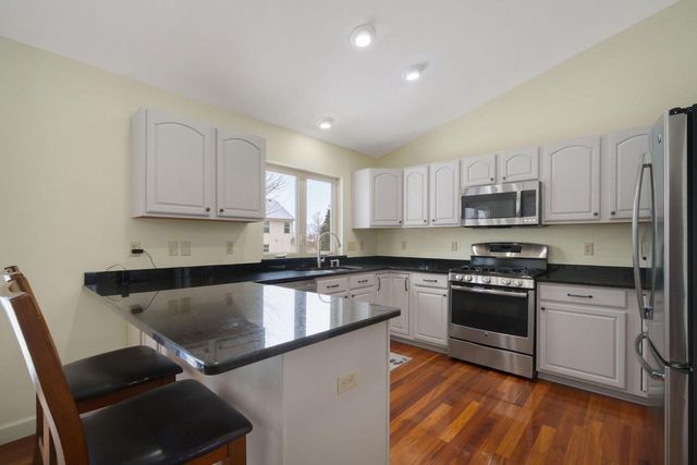 4066 W Whispering Ridge PASS, Franklin, WI 53132