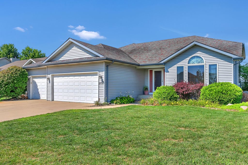 2756 Autumn Drive, Crown Point, IN 46307