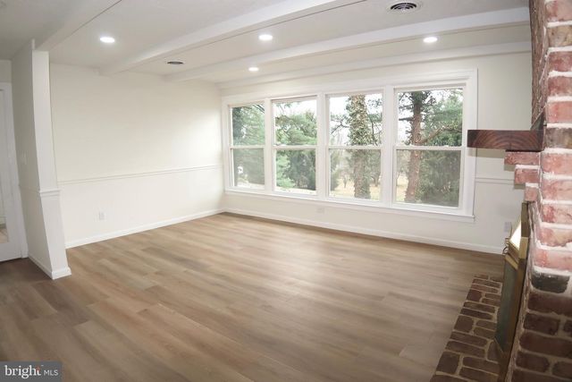 765 WITMER RD, York, PA 17402