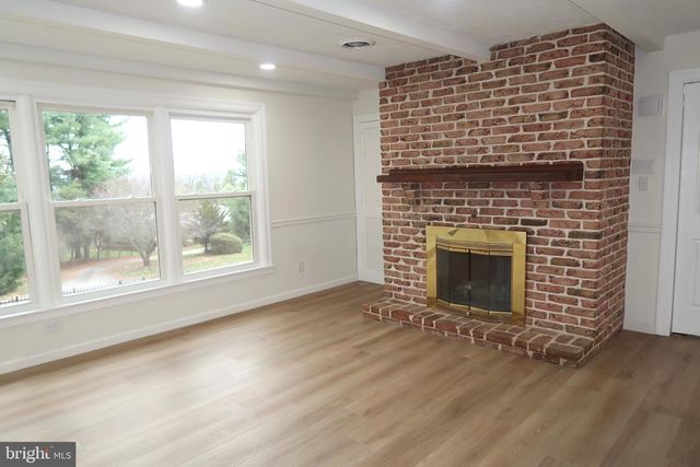 765 WITMER RD, York, PA 17402