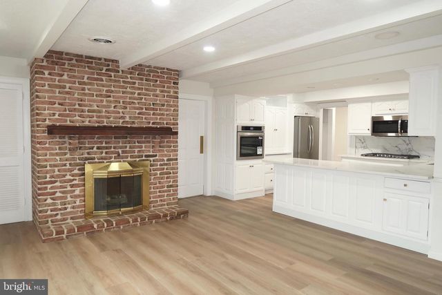 765 WITMER RD, York, PA 17402