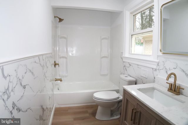 765 WITMER RD, York, PA 17402