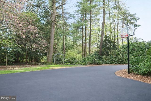765 WITMER RD, York, PA 17402
