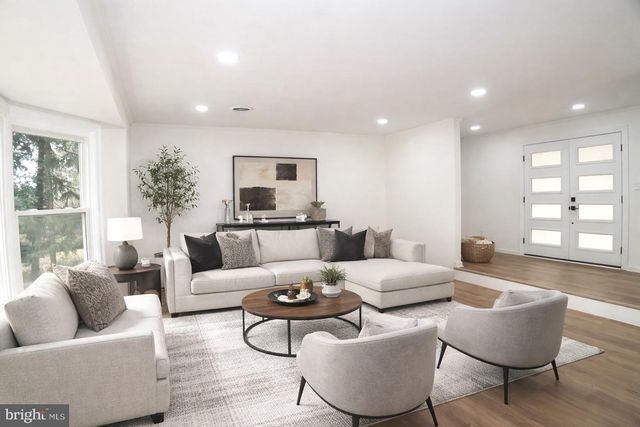 765 WITMER RD, York, PA 17402