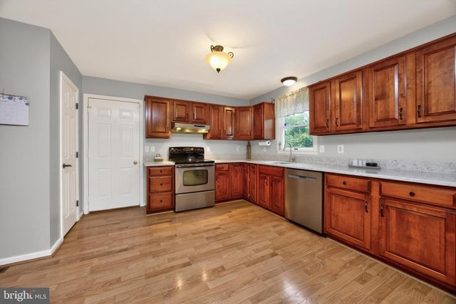 1846 WEAVERTOWN RD, Douglassville, PA 19518