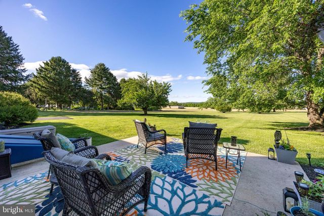 1846 WEAVERTOWN RD, Douglassville, PA 19518