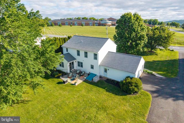 1846 WEAVERTOWN RD, Douglassville, PA 19518