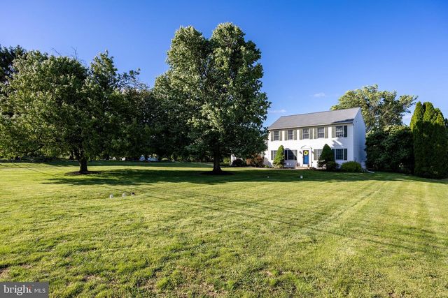 1846 WEAVERTOWN RD, Douglassville, PA 19518