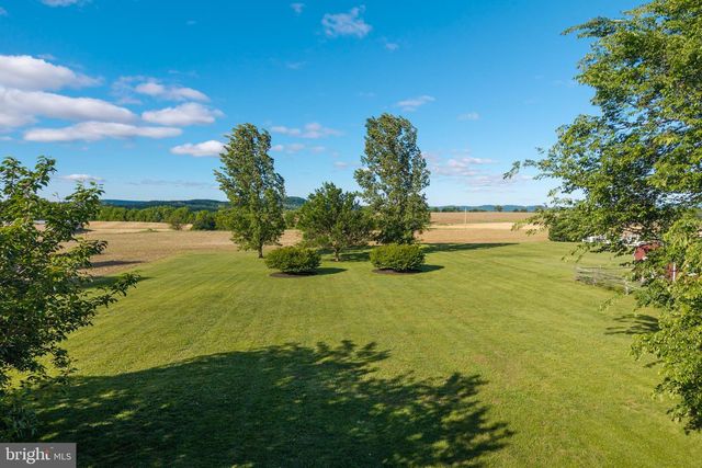 1846 WEAVERTOWN RD, Douglassville, PA 19518