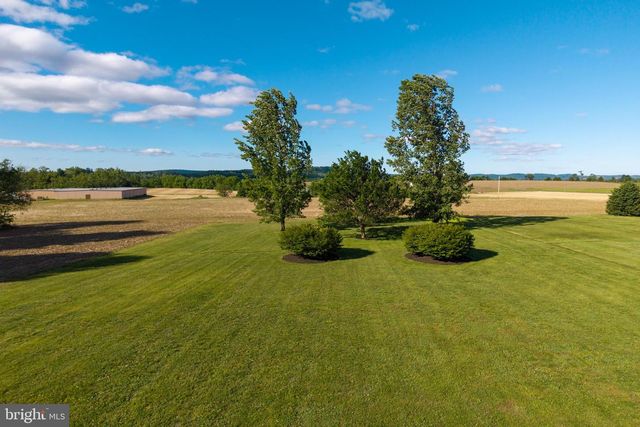 1846 WEAVERTOWN RD, Douglassville, PA 19518