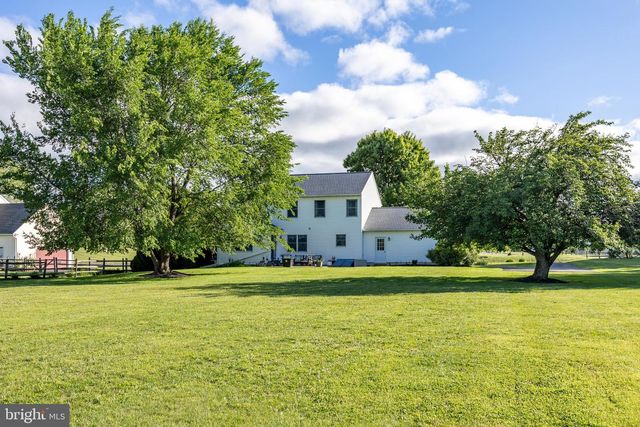 1846 WEAVERTOWN RD, Douglassville, PA 19518
