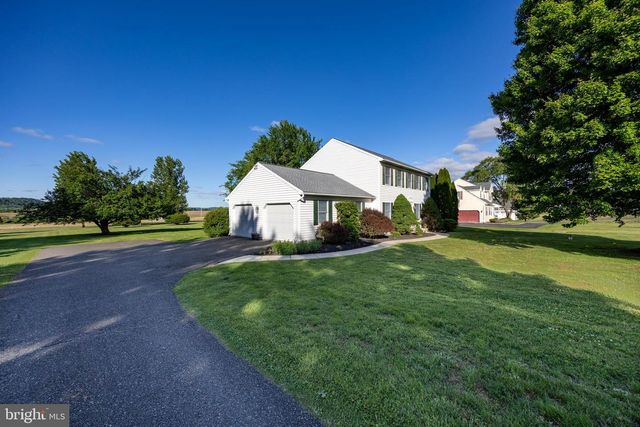 1846 WEAVERTOWN RD, Douglassville, PA 19518