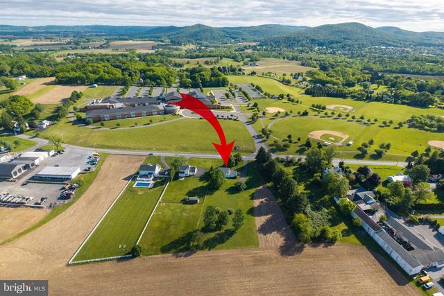 1846 WEAVERTOWN RD, Douglassville, PA 19518