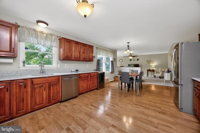 1846 WEAVERTOWN RD, Douglassville, PA 19518
