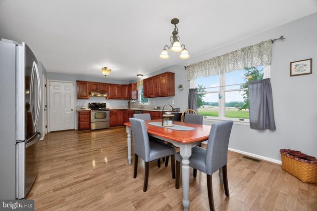 1846 WEAVERTOWN RD, Douglassville, PA 19518