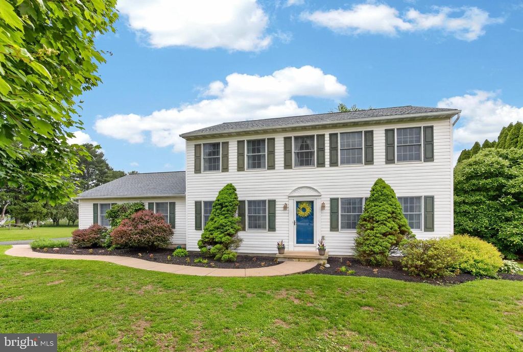 1846 WEAVERTOWN RD, Douglassville, PA 19518
