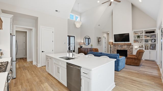 814 River Watch Way, Winchester, TN 37398