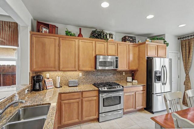 7531 Abbey Cir, Elk Grove, CA 95757