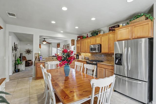 7531 Abbey Cir, Elk Grove, CA 95757