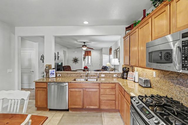 7531 Abbey Cir, Elk Grove, CA 95757