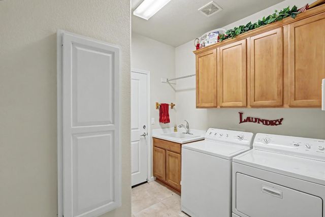7531 Abbey Cir, Elk Grove, CA 95757