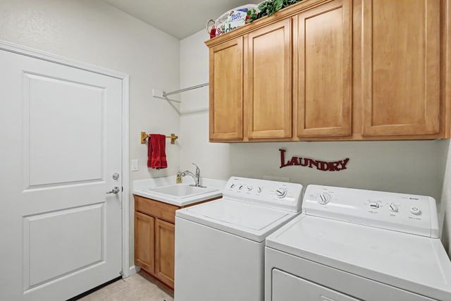 7531 Abbey Cir, Elk Grove, CA 95757