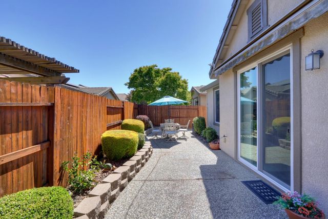 7531 Abbey Cir, Elk Grove, CA 95757