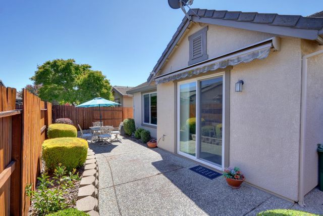 7531 Abbey Cir, Elk Grove, CA 95757