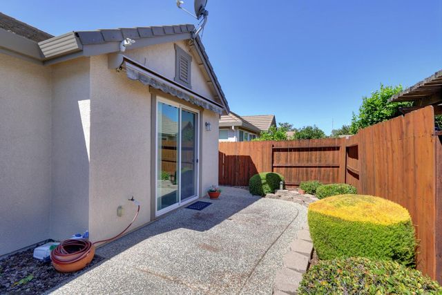 7531 Abbey Cir, Elk Grove, CA 95757