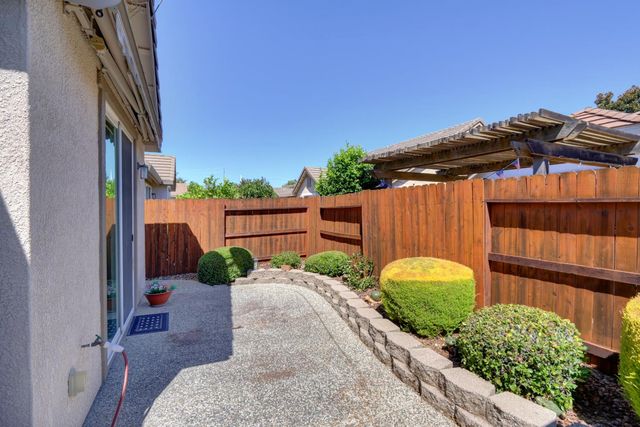 7531 Abbey Cir, Elk Grove, CA 95757