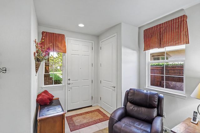 7531 Abbey Cir, Elk Grove, CA 95757