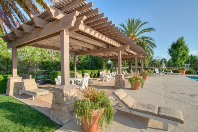 7531 Abbey Cir, Elk Grove, CA 95757
