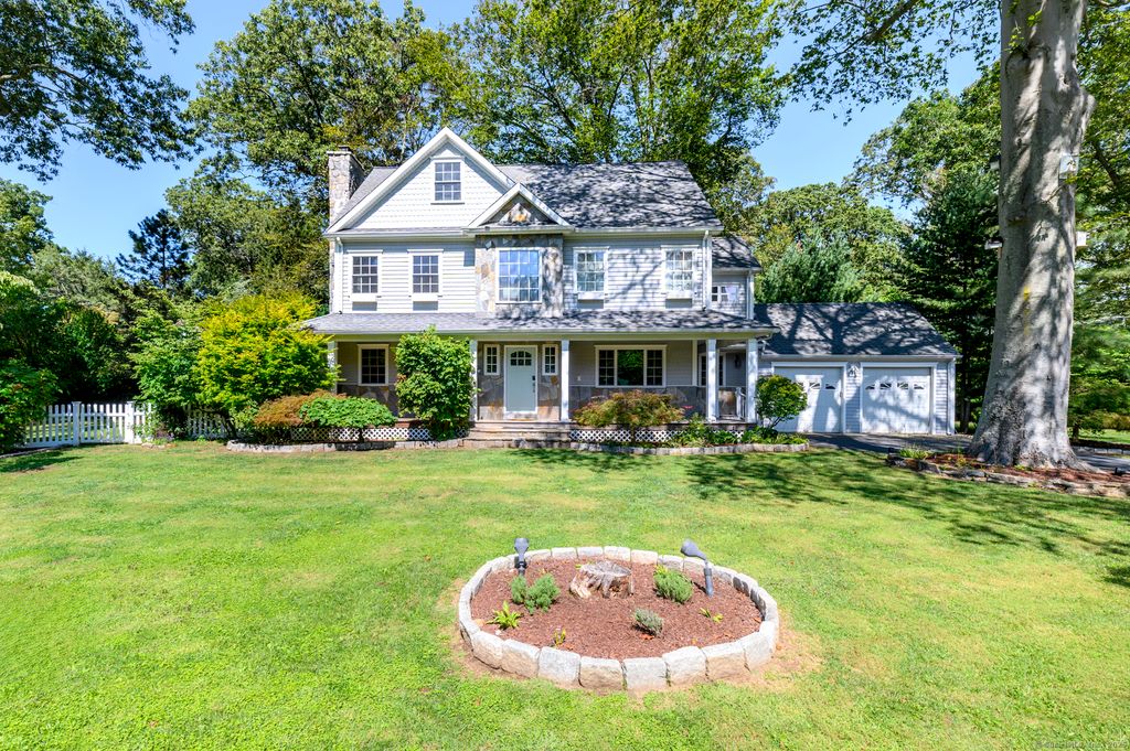 300 Winnepoge Drive, Fairfield, CT 06825