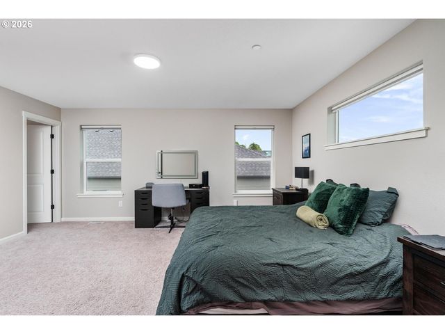 124 W 20TH Way, La Center, WA 98629
