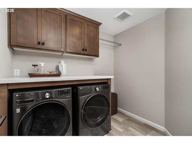 124 W 20TH Way, La Center, WA 98629