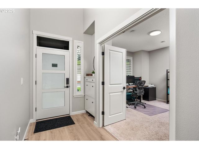 124 W 20TH Way, La Center, WA 98629