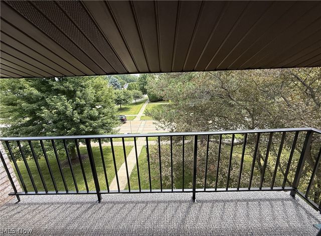 16370 Heather Lane 303, Middleburg Heights, OH 44130
