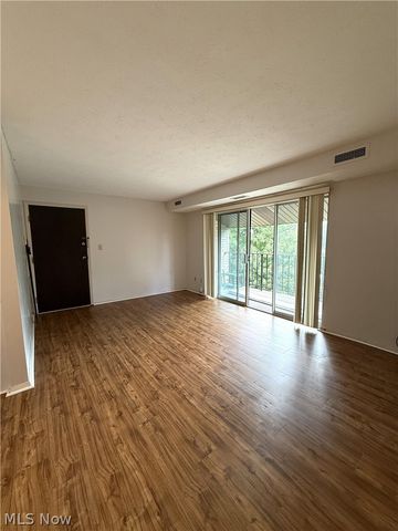16370 Heather Lane 303, Middleburg Heights, OH 44130