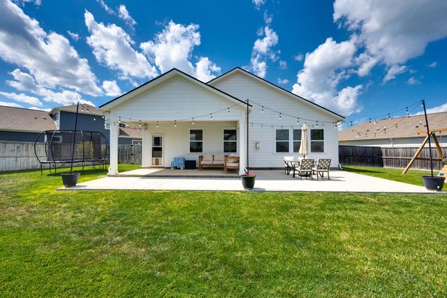 915 Sassafras Ct, Spring Hill, TN 37174