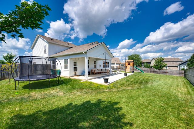915 Sassafras Ct, Spring Hill, TN 37174