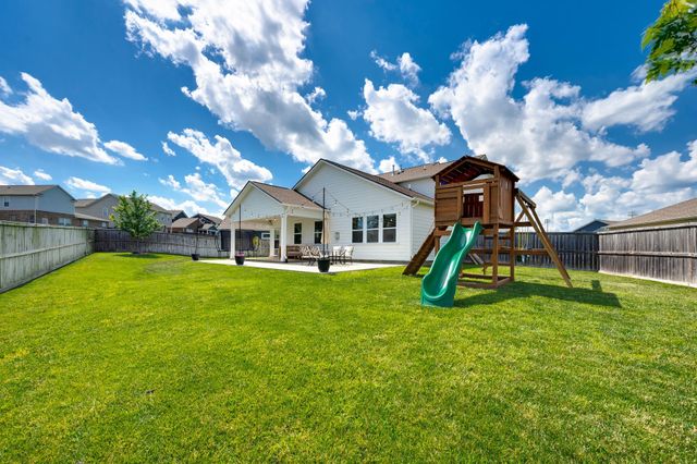 915 Sassafras Ct, Spring Hill, TN 37174