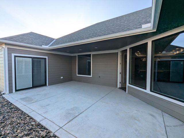 727 E Lexington Ln, Andover, KS 67002