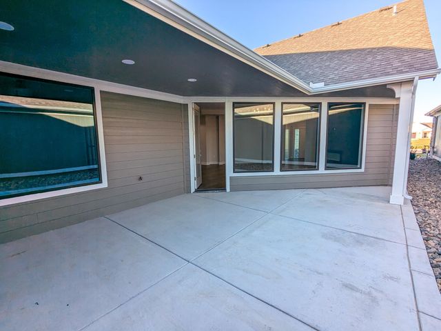 727 E Lexington Ln, Andover, KS 67002