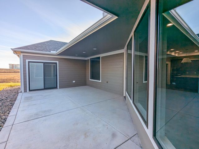 727 E Lexington Ln, Andover, KS 67002