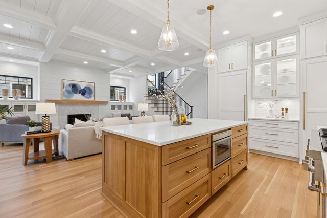 1967 Sheridan Avenue S, Minneapolis, MN 55405