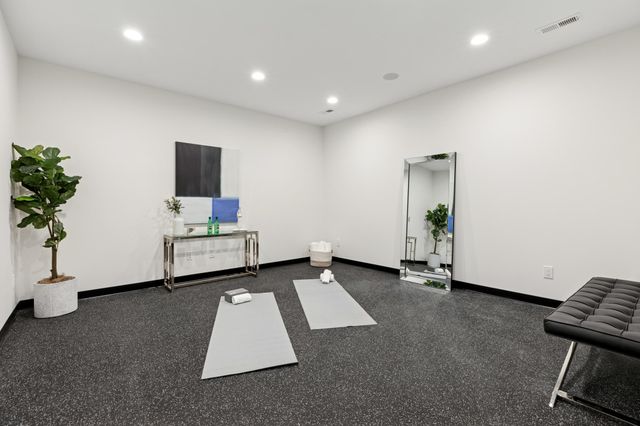 1967 Sheridan Avenue S, Minneapolis, MN 55405