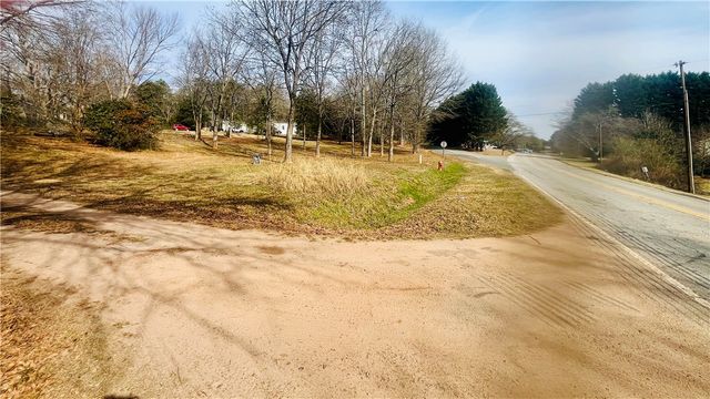 2704 Walhalla Highway, Six Mile, SC 29682