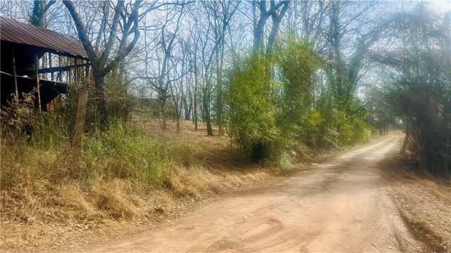 2704 Walhalla Highway, Six Mile, SC 29682