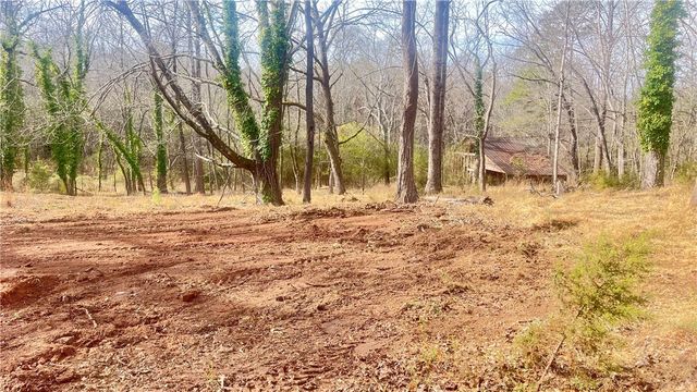 2704 Walhalla Highway, Six Mile, SC 29682